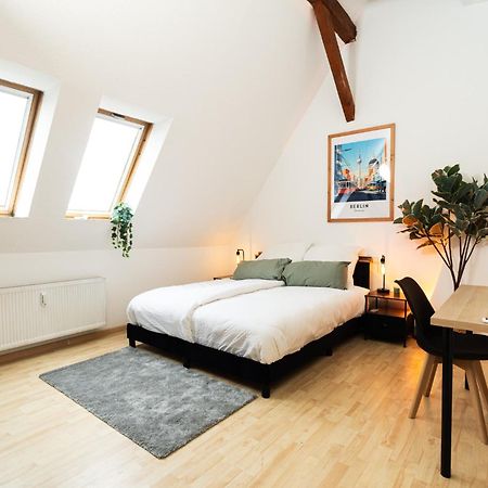 Staywell - Lichtdurchflutetes Apartment Mit Terasse Berlim Exterior foto